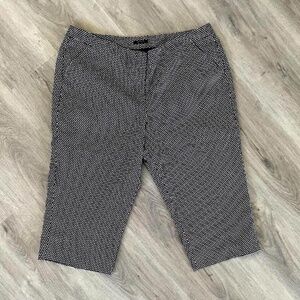 Worthington Modern Fit Polka Dot Capri Pants